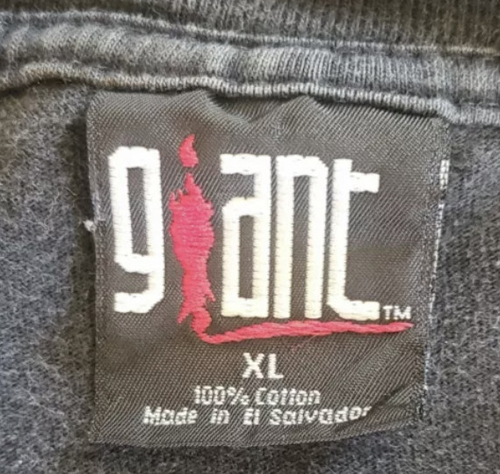 giant 100% cotton made in el Salvador tag