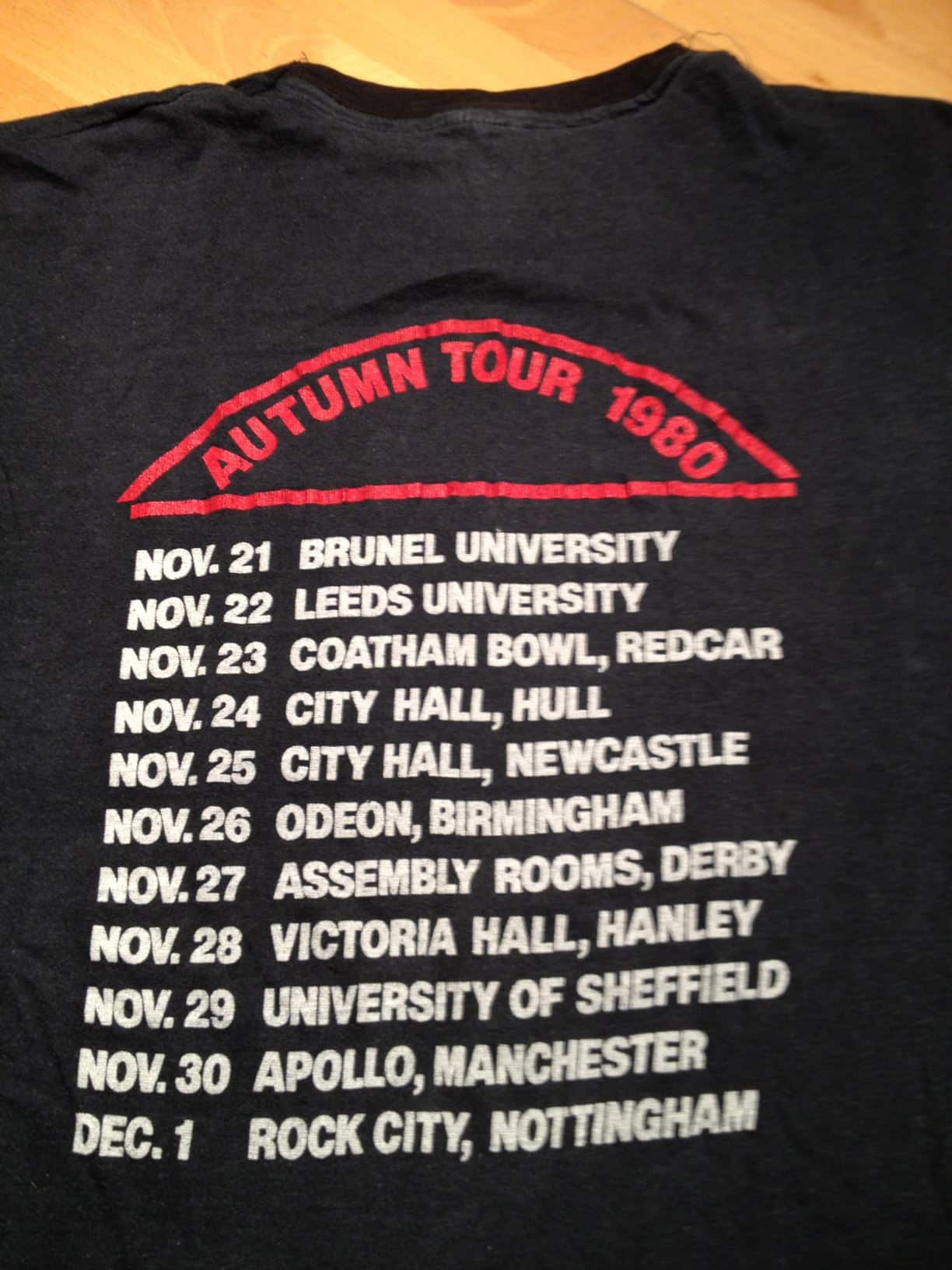 vintage iron maiden autumn tour 1980 t-shirt Nov 21 to Dec 1