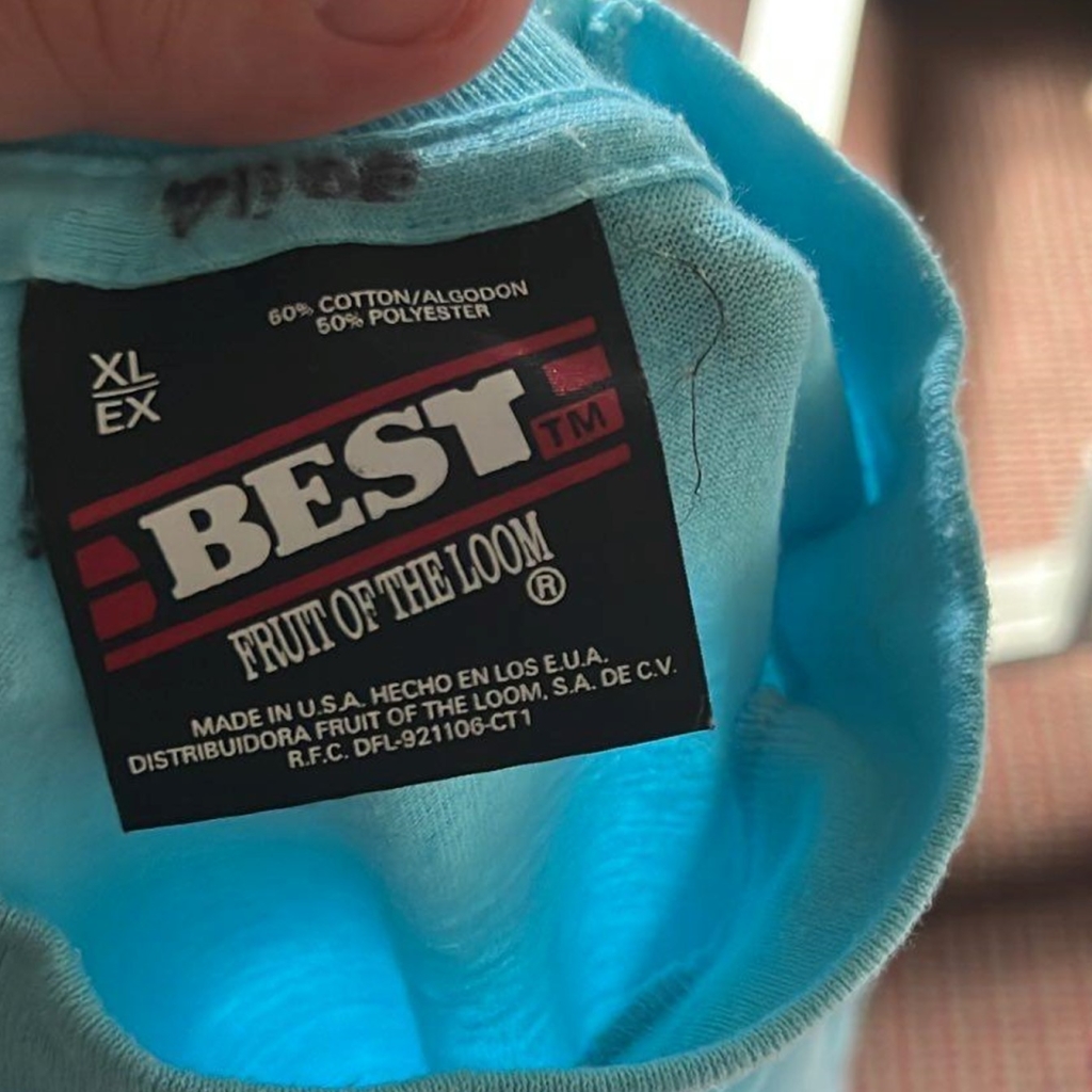 Vintage BEST Fruit of the loom t-shirt tag that's really big