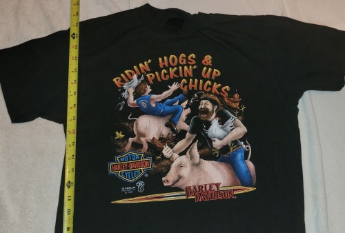 Vintage Harley Davidson 3D Emblem Ridin' Hogs and picking up chicks T-Shirt