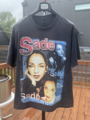 VINTAGE SADE LOVERS ROCK TOUR 2001 T-SHIRT LARGE (potential fake)