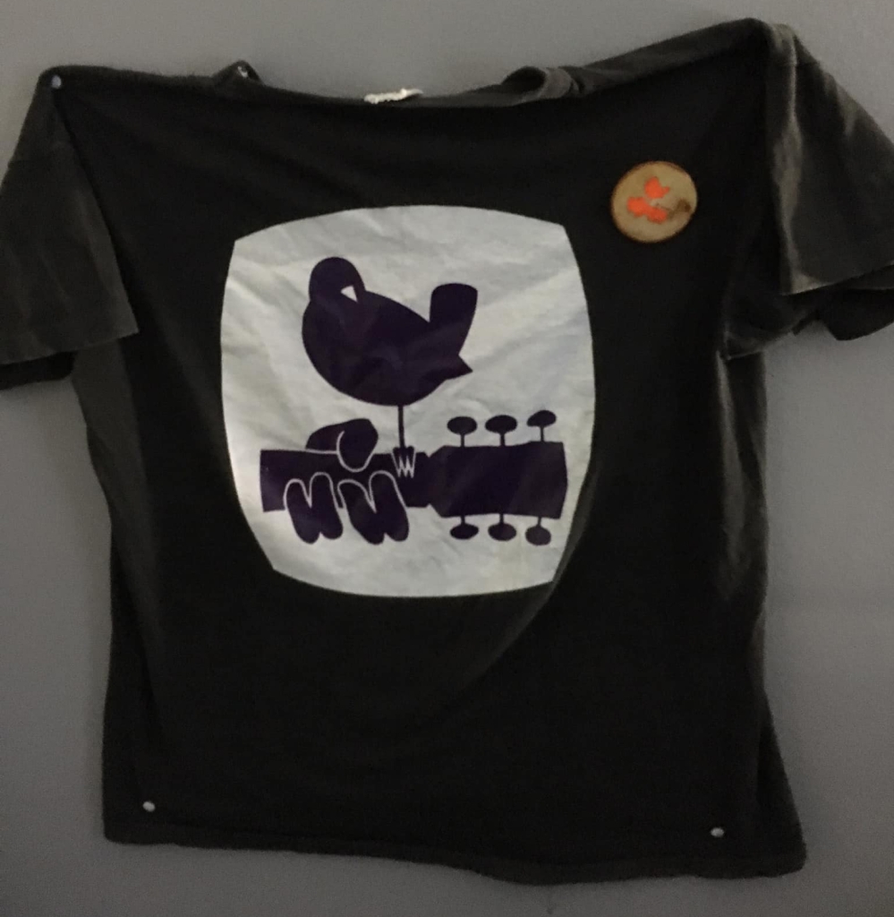 Vintage Black Woodstock t-shirt and pin