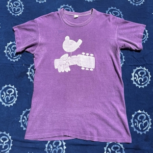 vintage bootleg woodstock t-shirt purple shirt, white print, no border